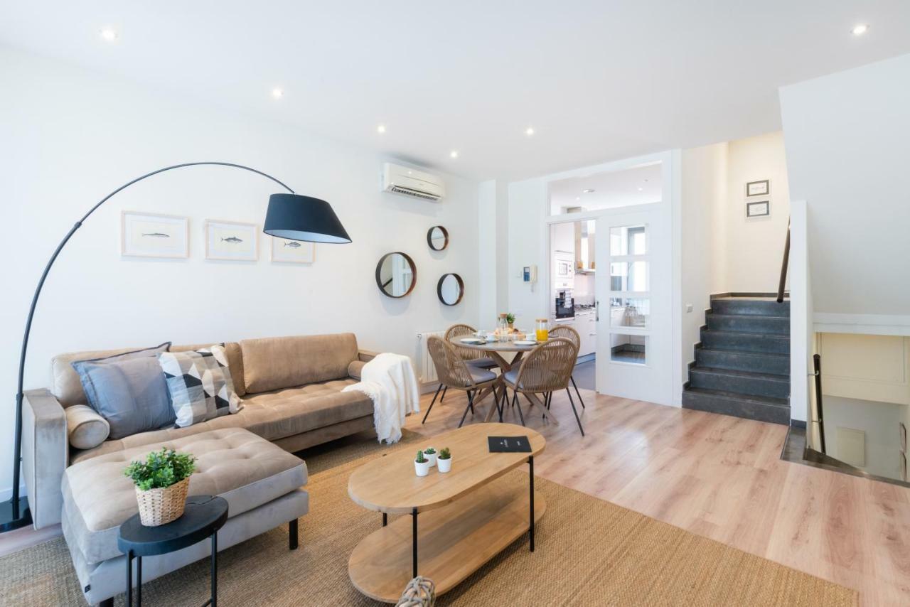 Apartamento Petit Luxe Tobella Esquerra Terrassa Exterior foto