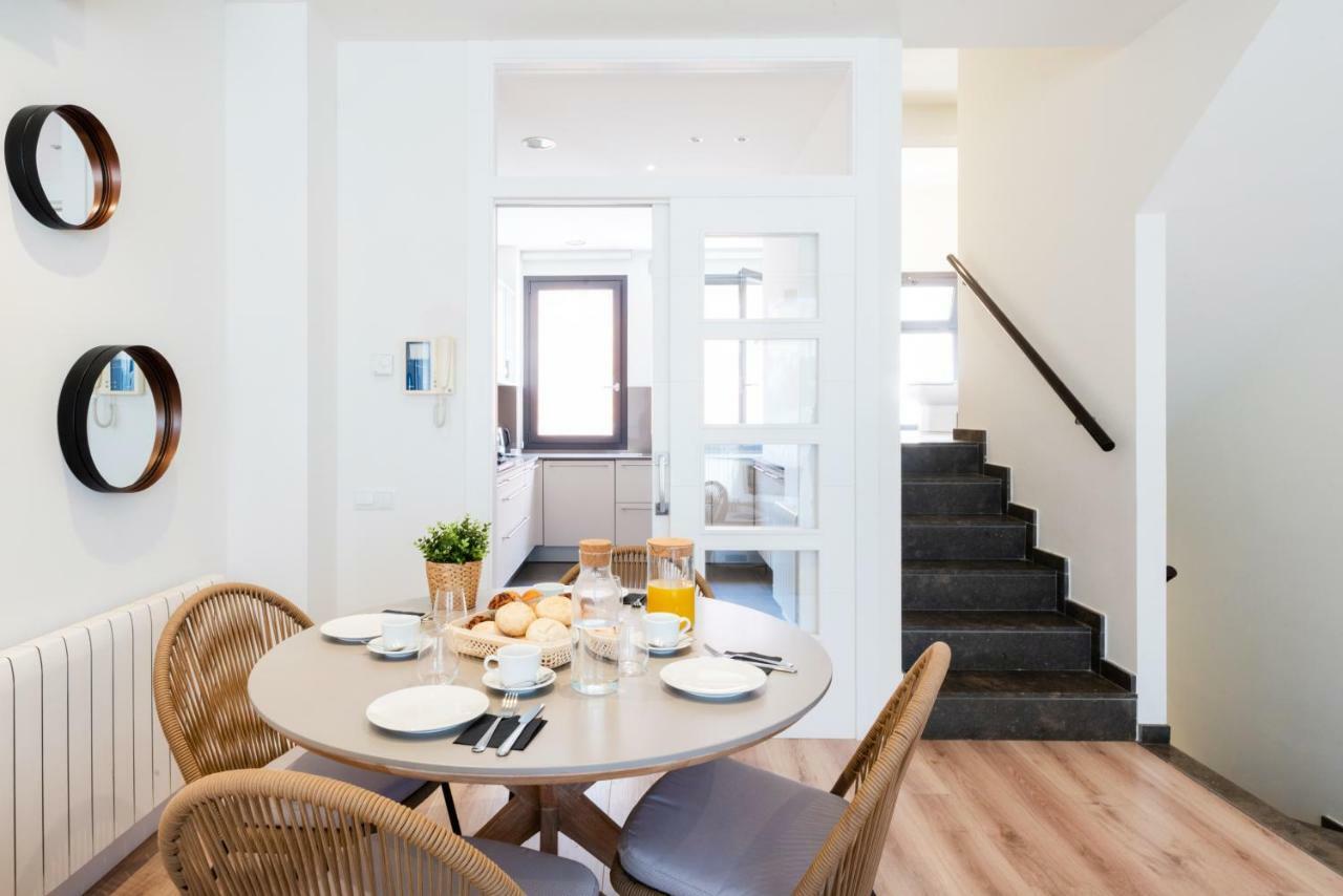 Apartamento Petit Luxe Tobella Esquerra Terrassa Exterior foto