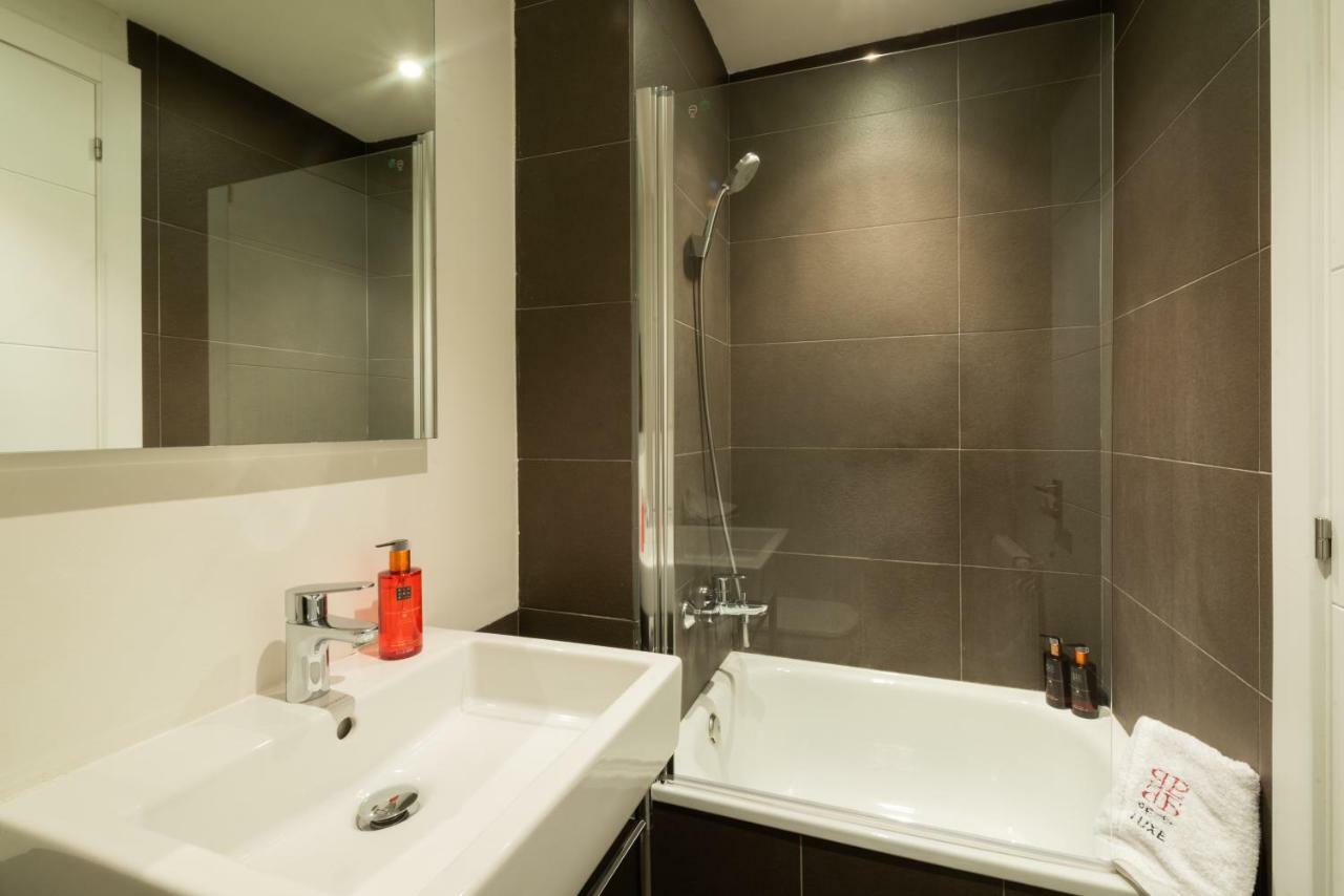 Apartamento Petit Luxe Tobella Esquerra Terrassa Exterior foto